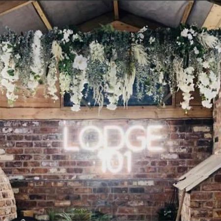 Hotel The Huntsman Cheadle  Exterior foto