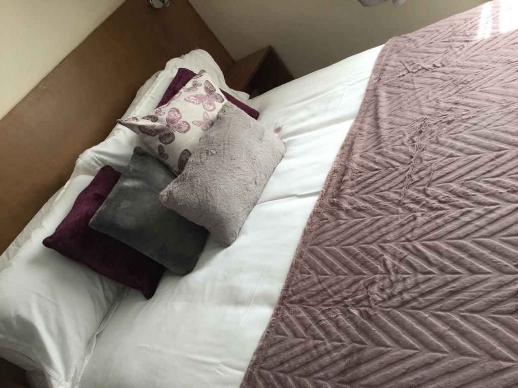 Hotel The Huntsman Cheadle  Habitación foto